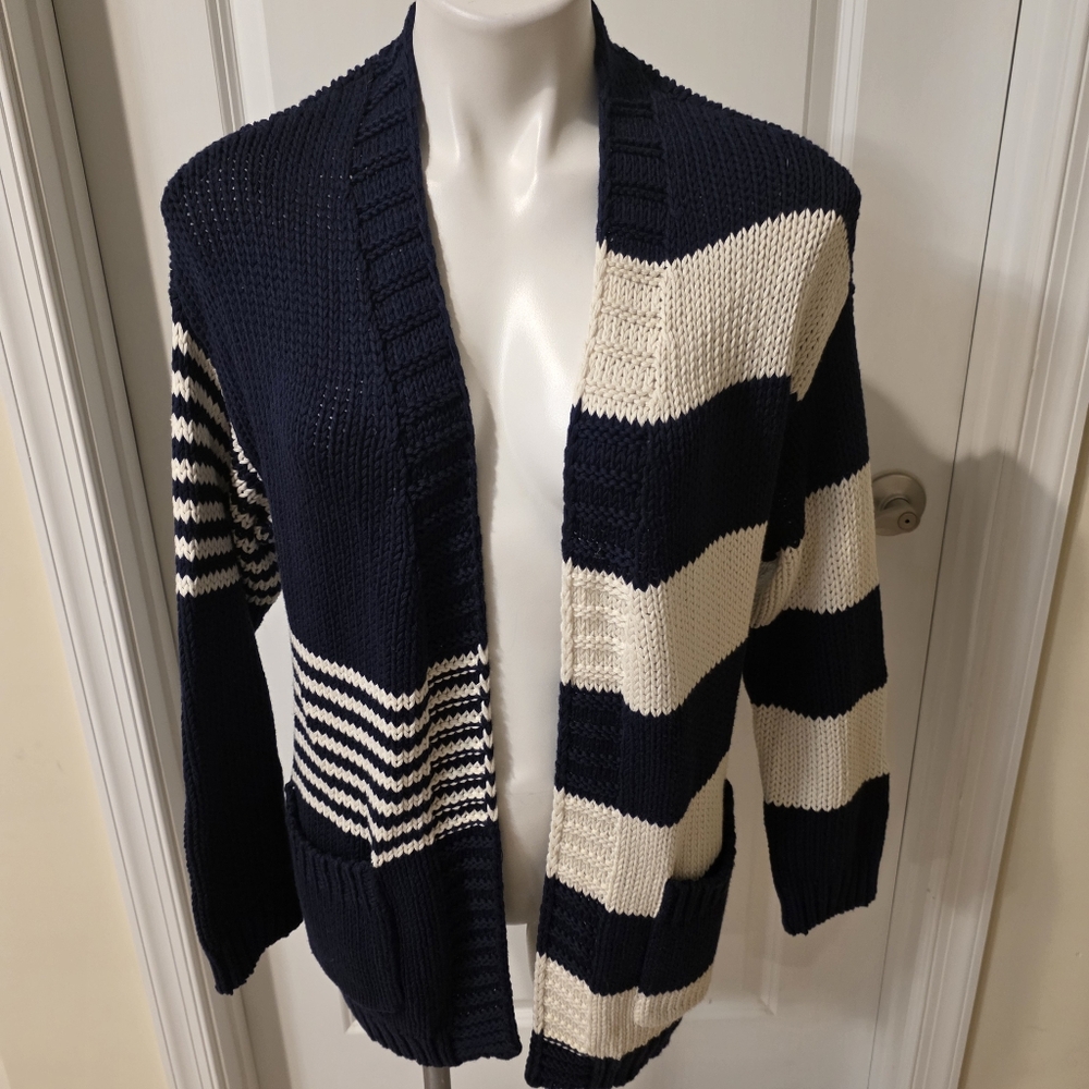 Tommy Bahama New Cardigan Size Small